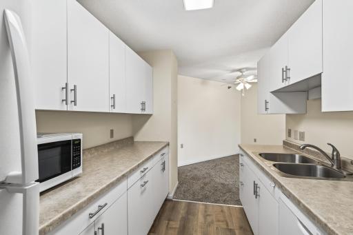 6615 Lake Shore Drive S, 410, Richfield, MN 55423