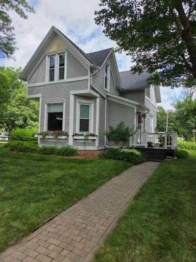 421 1st Street SW, New Richland, MN 56072