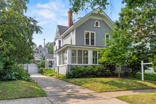 520 Holly Avenue, Saint Paul, MN 55102