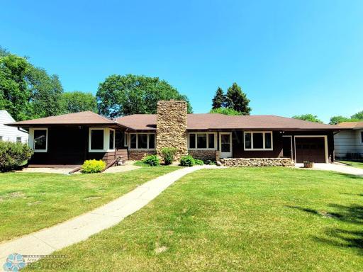 1328 10th Avenue S, Moorhead, MN 56560