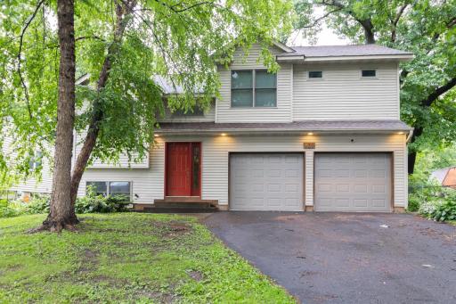 659 Goodview Avenue N, Saint Paul, MN 55128