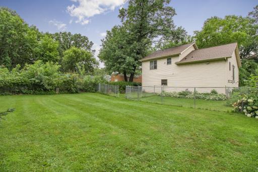 659 Goodview Avenue N, Saint Paul, MN 55128