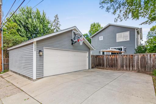 5540 Cumberland Road, Minneapolis, MN 55410