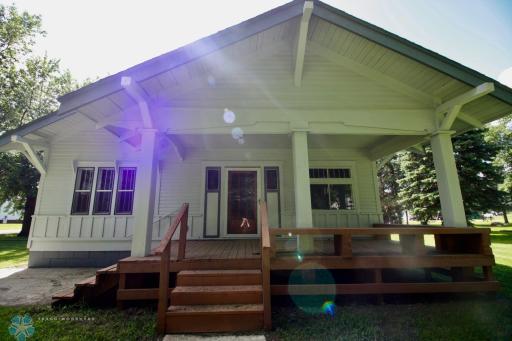 201 Mathews Street, Mantador, ND 58058