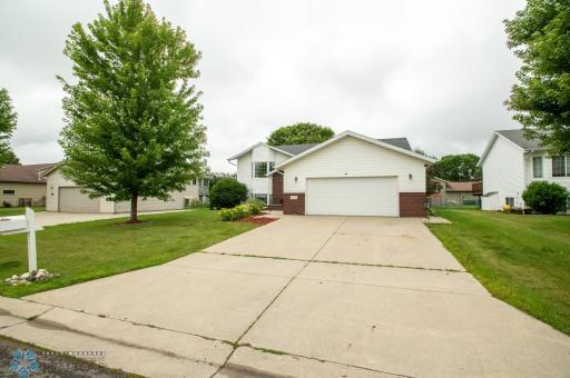 1215 18th Street N, Moorhead, MN 56560