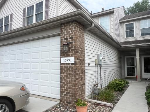 16791 39th Avenue N, Minneapolis, MN 55446