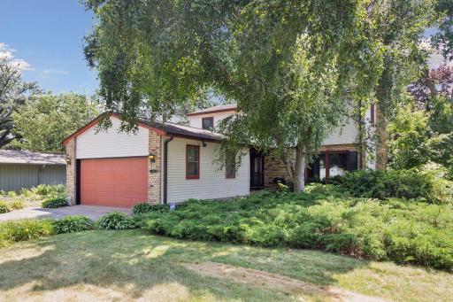 2184 Larry Ho Drive, Saint Paul, MN 55119