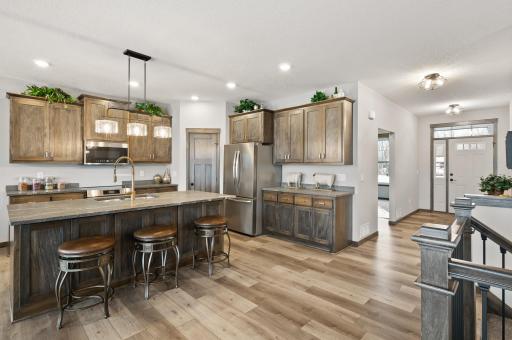 Lots of custom built popal cabinetry including 42 inch uppers.