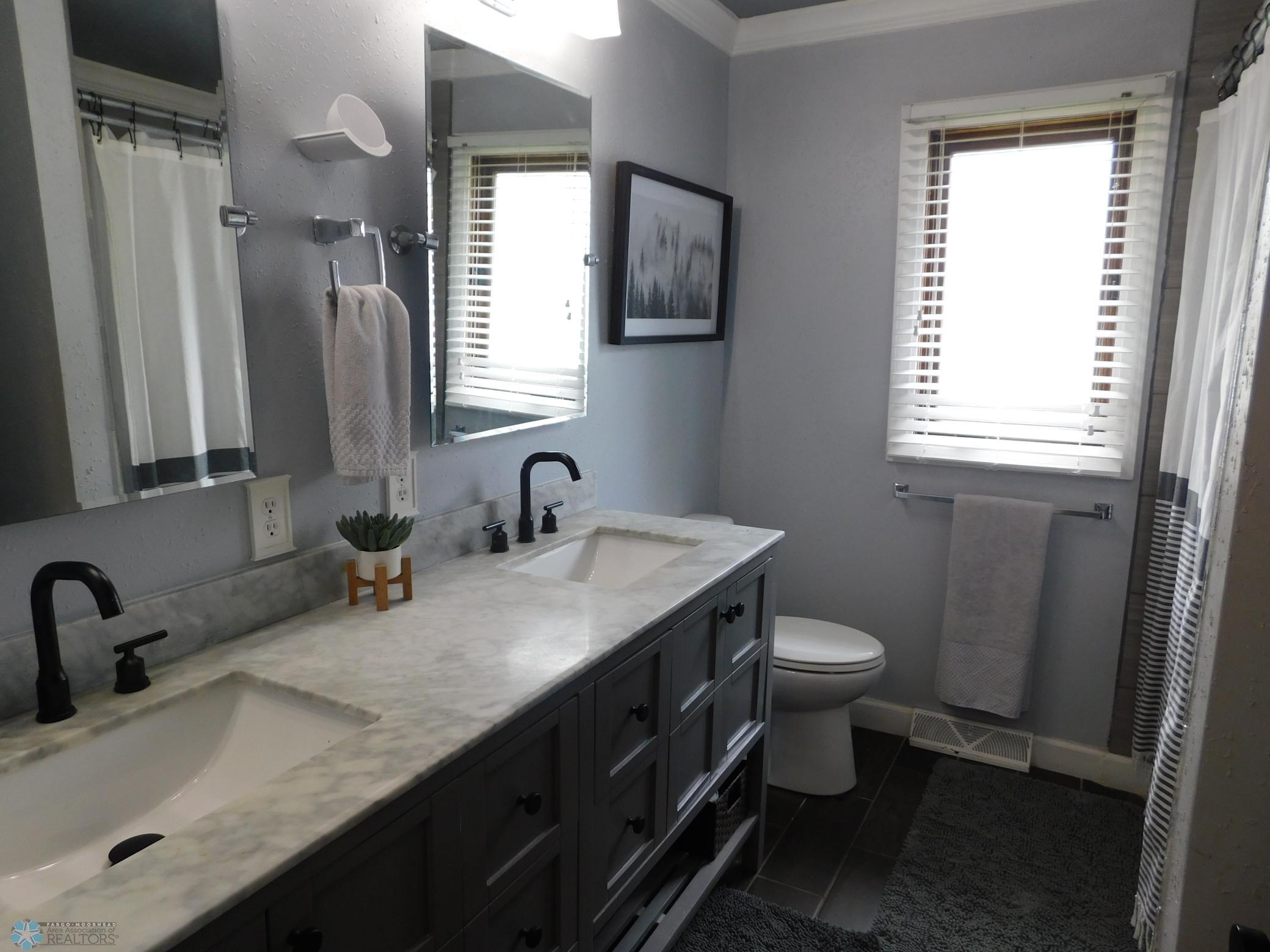 main bath-full