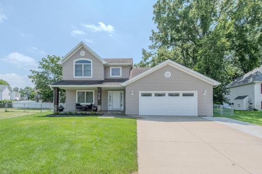 518 Forbrook Lane NW, Rochester, MN 55901