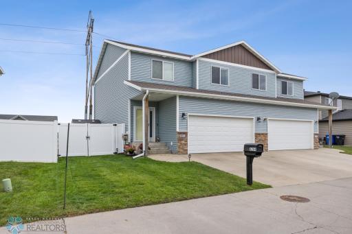 4284 Estate Drive S, Fargo, ND 58104