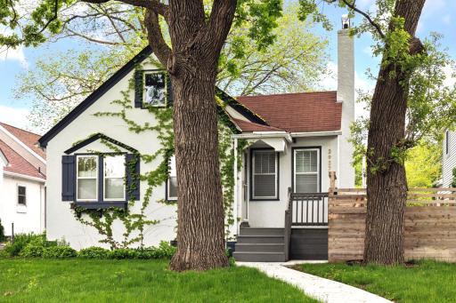 Welcome to 3937 Ewing Ave S in Linden Hills!