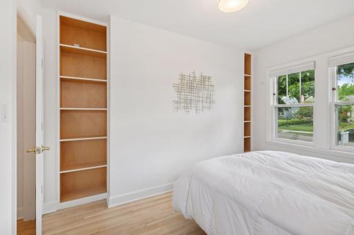 There are built-in shelves for added storage