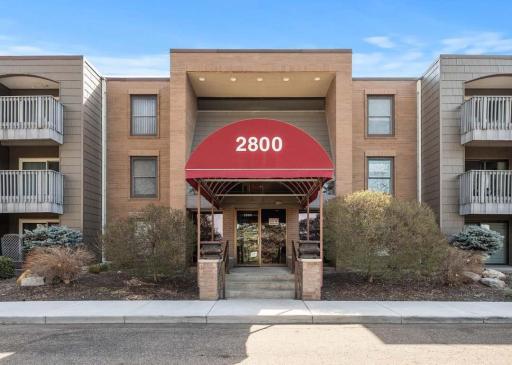 2800 Hamline Avenue N, 225, Roseville, MN 55113