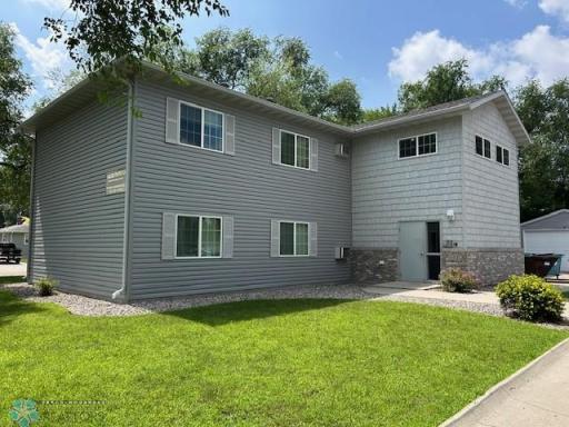 303 16th Street S, Moorhead, MN 56560