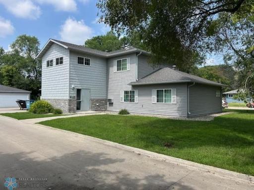 303 16th Street S, Moorhead, MN 56560