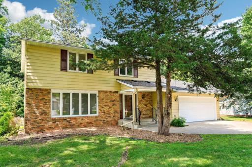 1935 Hythe Street, Roseville, MN 55113