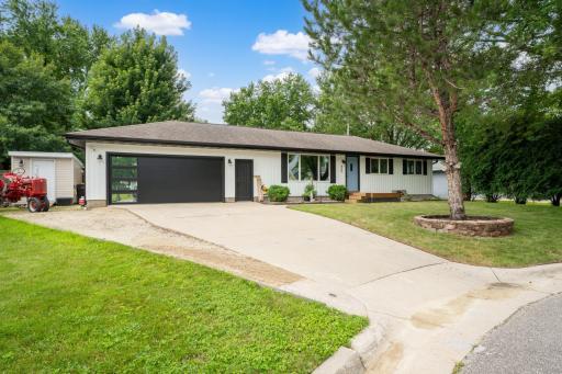 400 Sunset Court NE, Stewartville, MN 55976