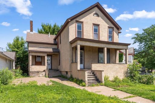 Large Home in West Seventh Overlooking to Mississippi River
