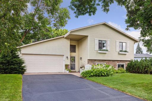 Presenting: 1719 Nokia Way Eagan, MN 55122