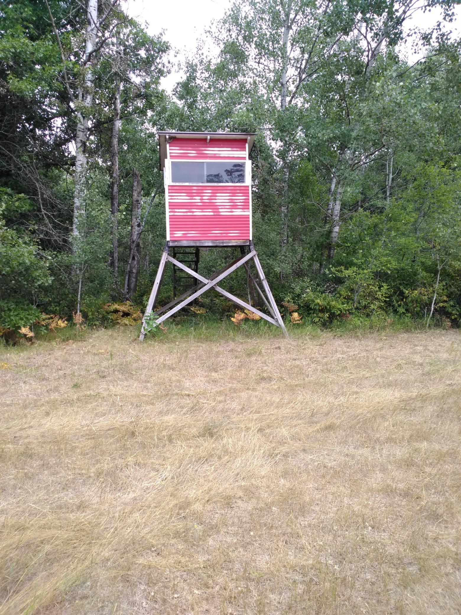 Deer Stand 3 of 6