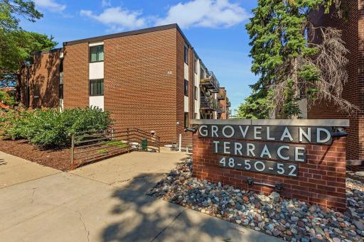 52 Groveland Terrace, A211, Minneapolis, MN 55403