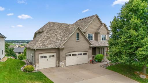 3020 Carey Heights Drive, Saint Paul, MN 55109