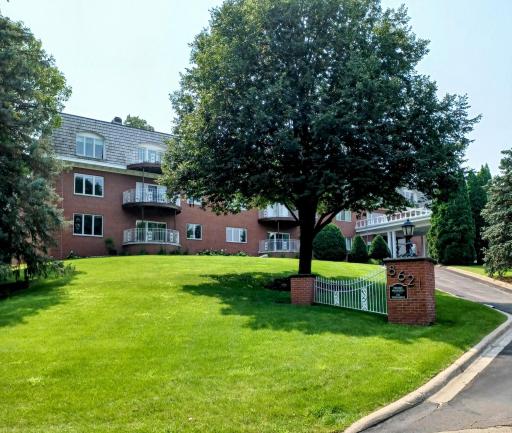 8621 Basswood Road, 23, Eden Prairie, MN 55344