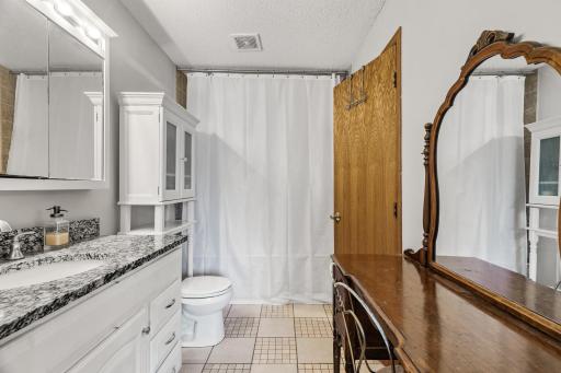 Upper full bathroom