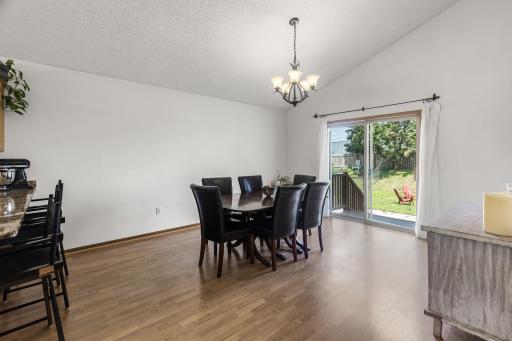 Extra large dining room perfect for holiday and friend gatherings