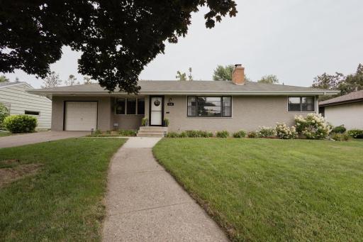 1141 Summer Street, Saint Paul, MN 55113