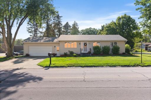 1304 Prairie Avenue SW, Faribault, MN 55021