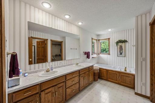 1366 Westwood Road NW, Hutchinson, MN 55350
