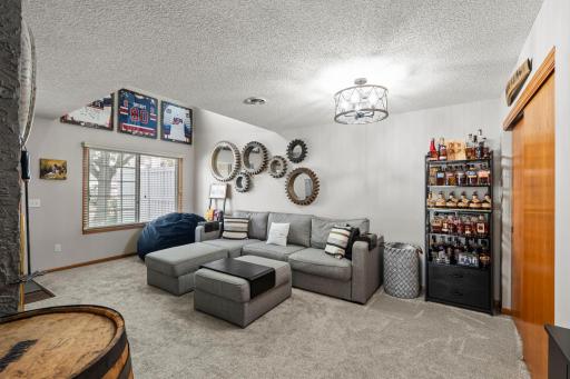 14-web-or-mls-475 Leeward Trail (66 of 152).jpg