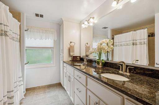 18701 Delton Avenue, Minnetonka, MN 55345