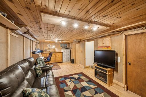 18701 Delton Avenue, Minnetonka, MN 55345