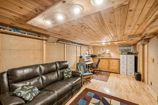 18701 Delton Avenue, Minnetonka, MN 55345