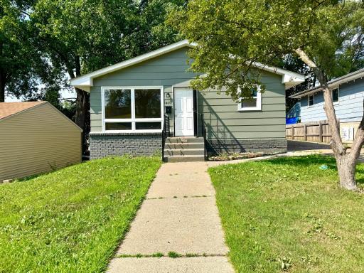 1477 6th Street E, Saint Paul, MN 55106