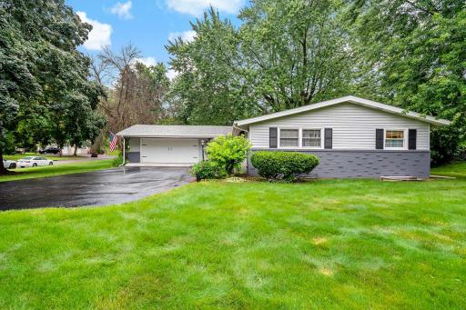 2091 Kenwood Drive E, Saint Paul, MN 55117