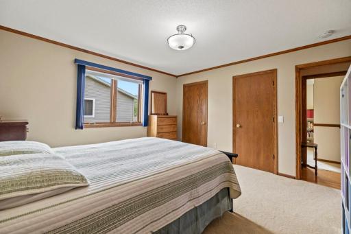 2301 Connelly Circle, Burnsville, MN 55337