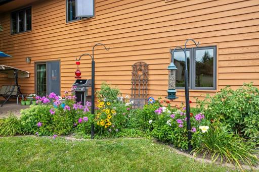 2301 Connelly Circle, Burnsville, MN 55337