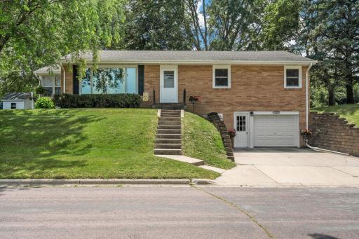 404 6th Avenue NE, Waseca, MN 56093