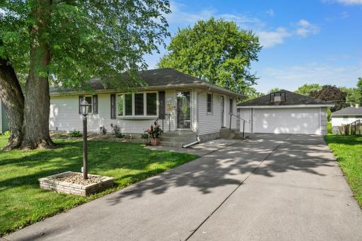 1849 Chatsworth Street N, Saint Paul, MN 55113