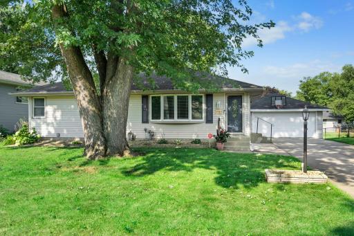 1849 Chatsworth Street N, Saint Paul, MN 55113
