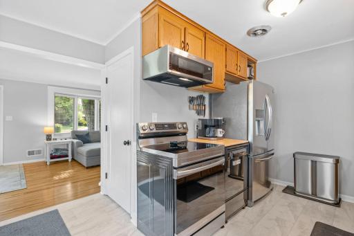 1849 Chatsworth Street N, Saint Paul, MN 55113