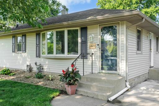 1849 Chatsworth Street N, Saint Paul, MN 55113