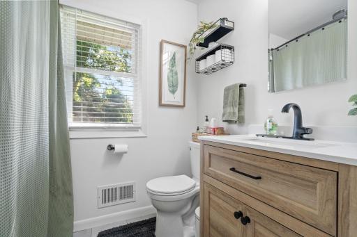 1849 Chatsworth Street N, Saint Paul, MN 55113