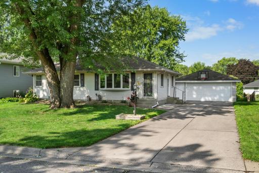 1849 Chatsworth Street N, Saint Paul, MN 55113