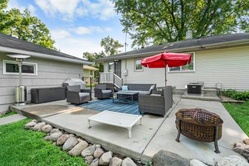 1849 Chatsworth Street N, Saint Paul, MN 55113