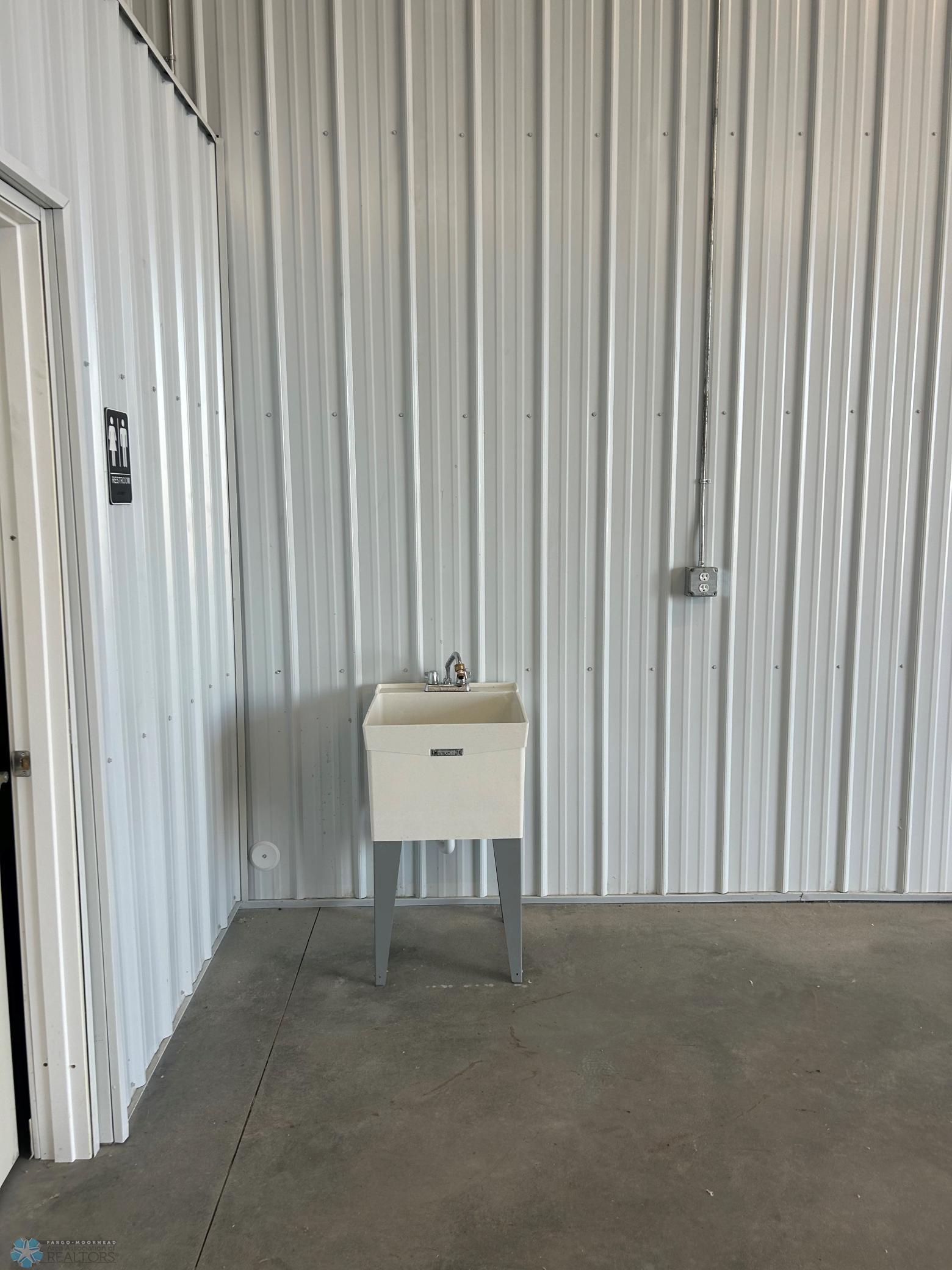 Shop 8.jpg
